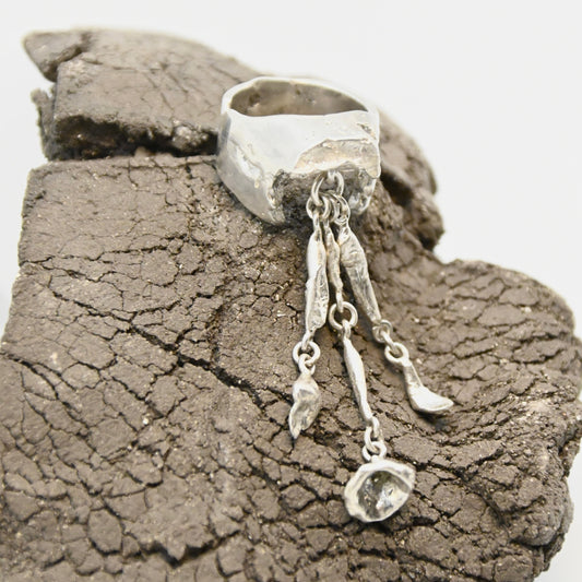 Flower Chain Signet Ring