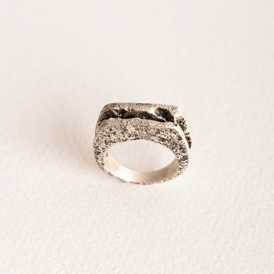 Cracked Signet Ring